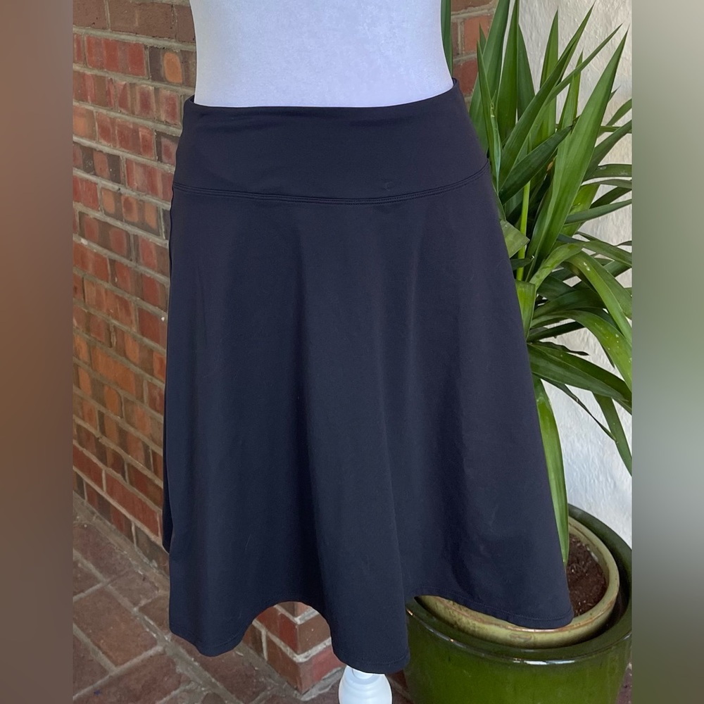 Patagonia Skirt Small Black! See pictures and make offers! Good condition!